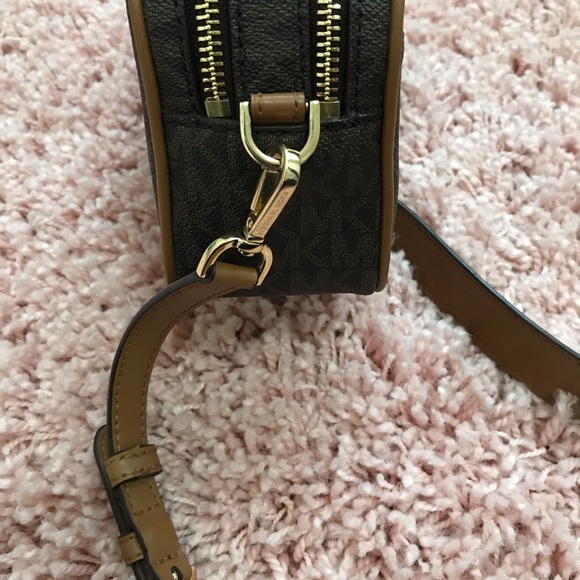 MICHAEL KORS CROSSBODY BAG - Picture 6 of 8